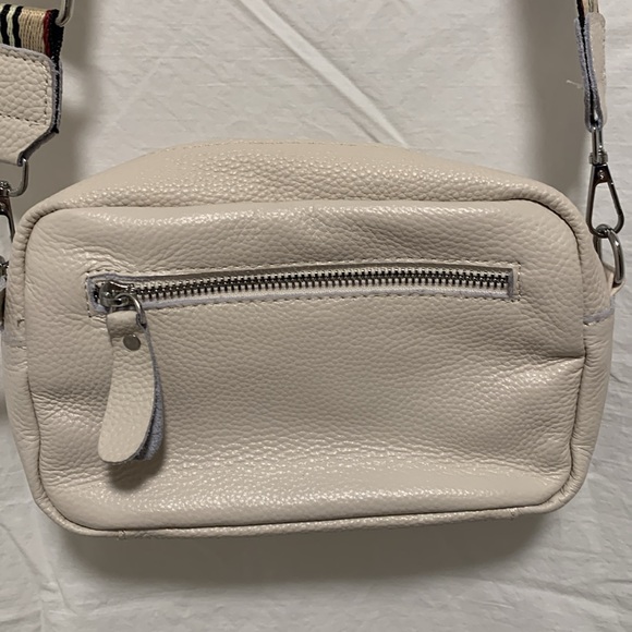 NWOT STLY & LEATHER Fashion Cream colored, guitar strap Crossbody bag - Picture 2 of 15